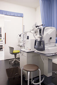 検査室（眼底カメラ、網膜断層検査機）